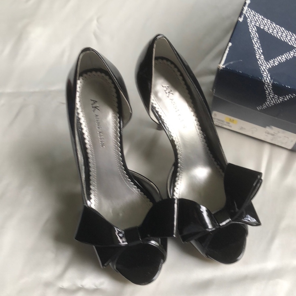 Black patent leather Anne Klein pumps 8 M